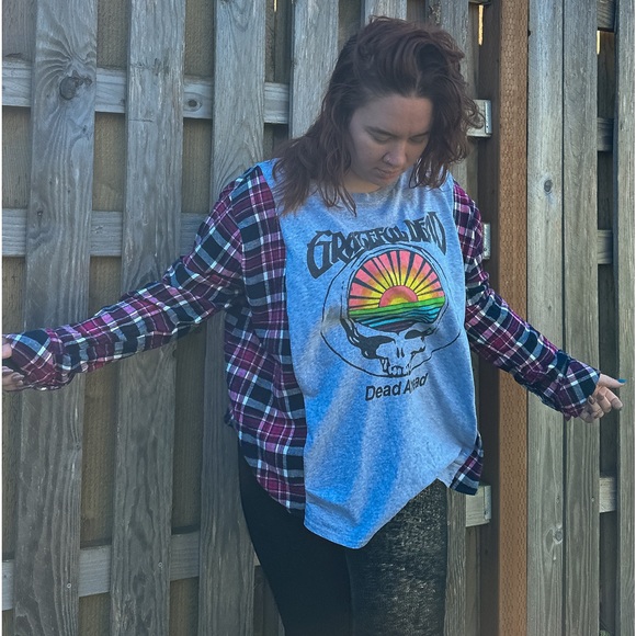 Sold Upcycle - Graphic Flannel - Grateful Dead Graphic - Rainbow - Band Tee - Picture 8 of 17
